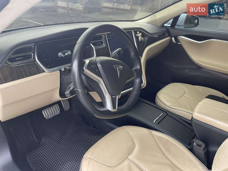 Лифтбек Tesla Model S 2013 в Днепре