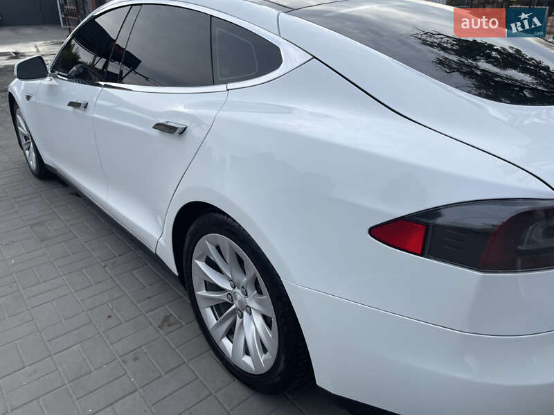Лифтбек Tesla Model S 2013 в Днепре