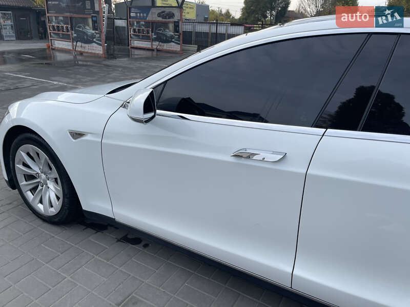 Лифтбек Tesla Model S 2013 в Днепре