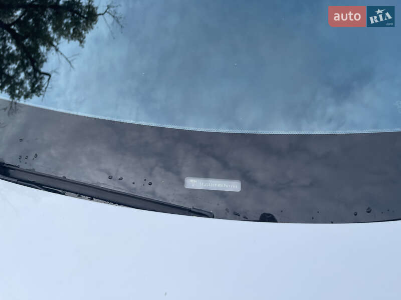 Лифтбек Tesla Model S 2013 в Днепре