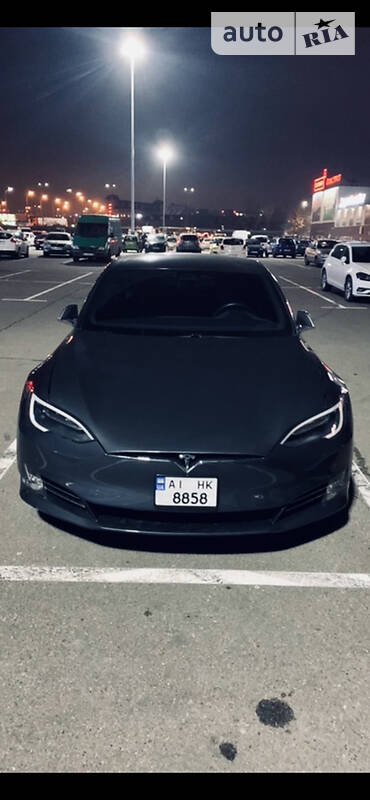 Седан Tesla Model S 2017 в Києві