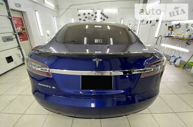 Лифтбек Tesla Model S 2017 в Киеве