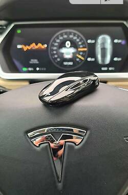 Лифтбек Tesla Model S 2013 в Тячеве