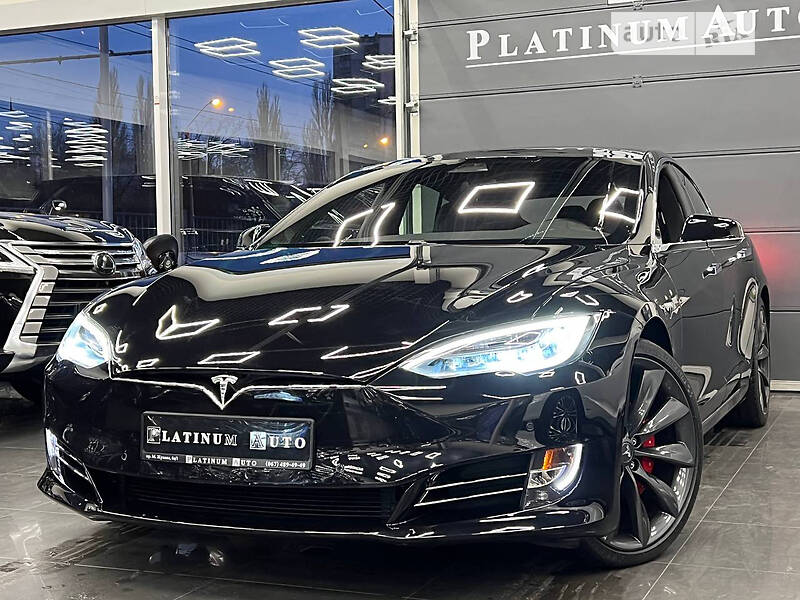 Седан Tesla Model S 2016 в Одессе