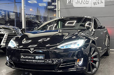 Седан Tesla Model S 2016 в Одессе