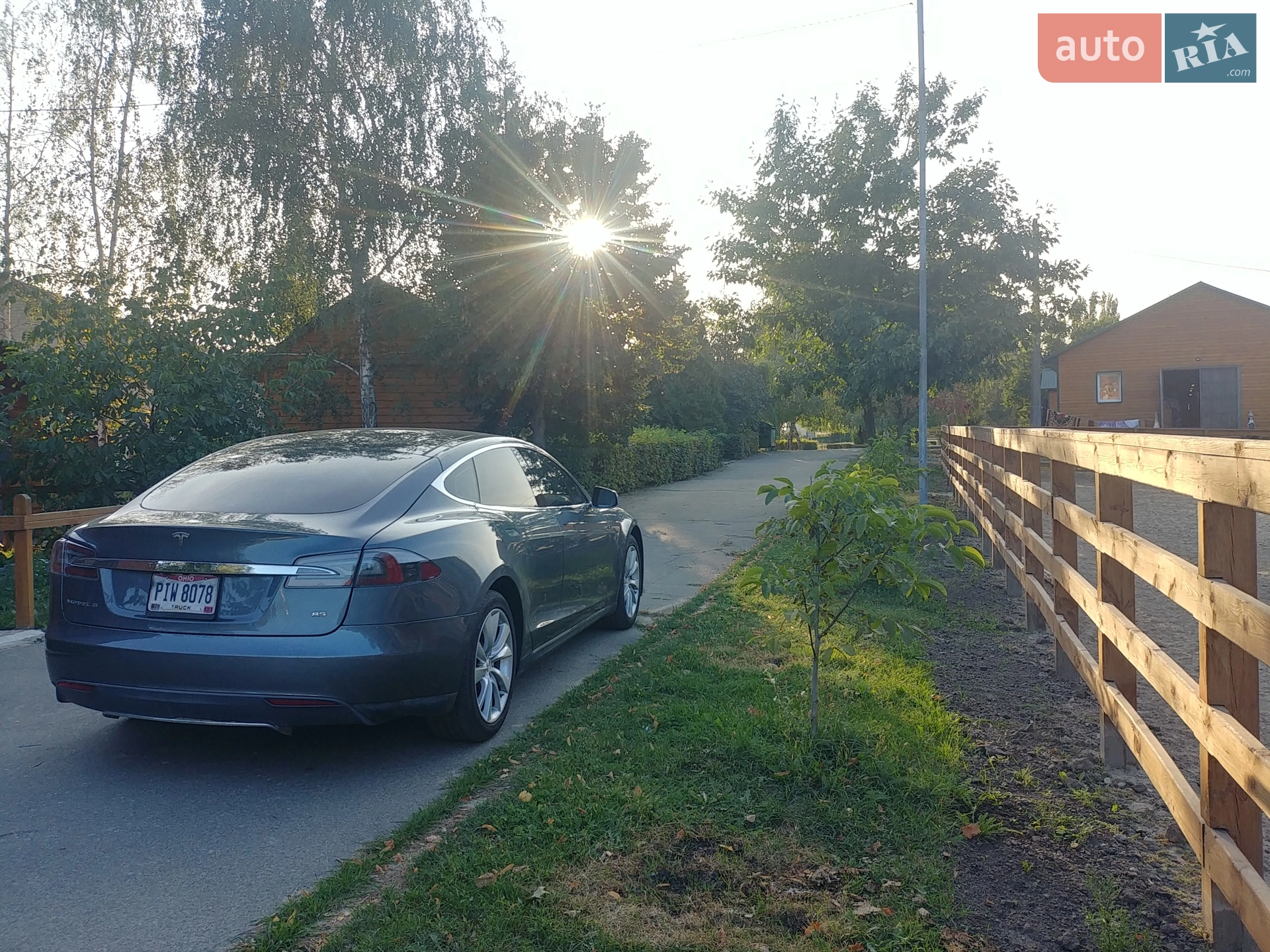 2014 Tesla Model S - мініатюра 17