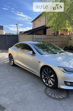 Лифтбек Tesla Model S 2018 в Днепре