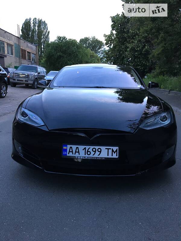 Хэтчбек Tesla Model S 2013 в Киеве
