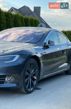 Седан Tesla Model S 2018 в Луцке