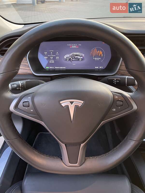 Седан Tesla Model S 2018 в Луцке