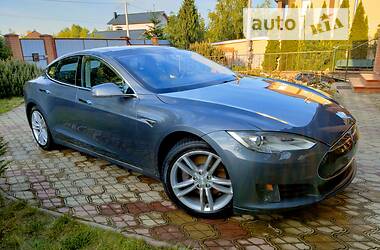 Лифтбек Tesla Model S 2013 в Киеве