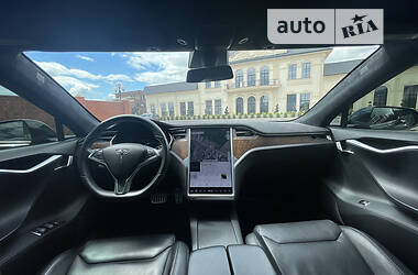 Лифтбек Tesla Model S 2017 в Мукачево
