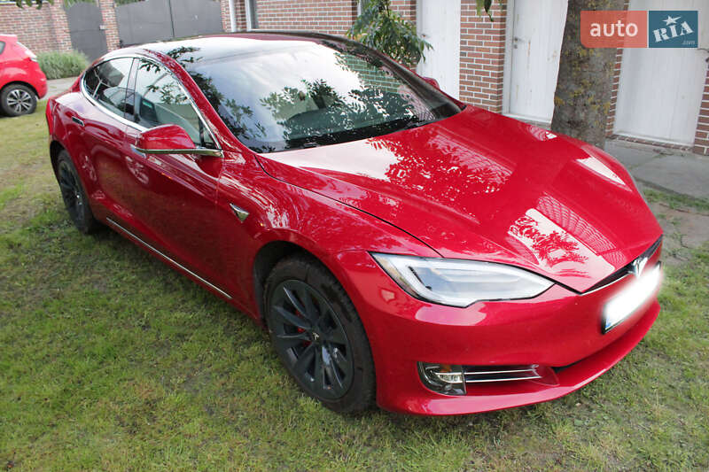 Хетчбек Tesla Model S 2019 в Києві