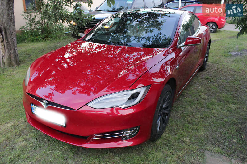 Хетчбек Tesla Model S 2019 в Києві