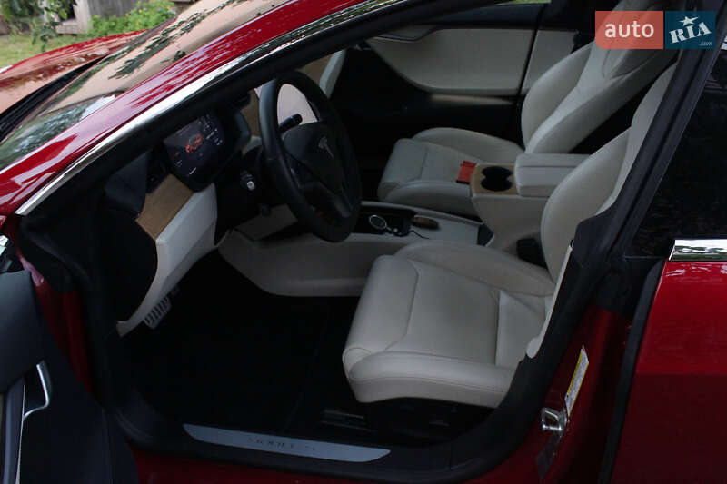 Хэтчбек Tesla Model S 2019 в Киеве