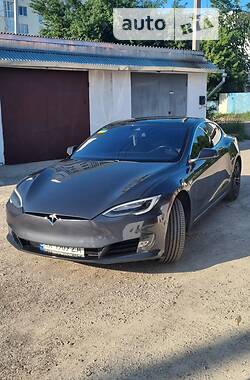 Лифтбек Tesla Model S 2016 в Харькове