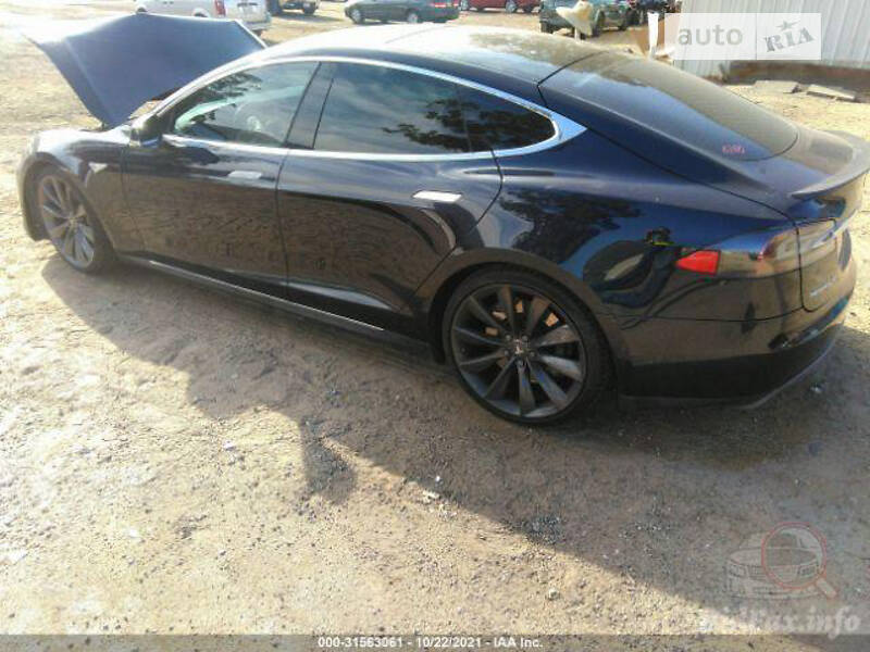 Ліфтбек Tesla Model S 2012 в Києві