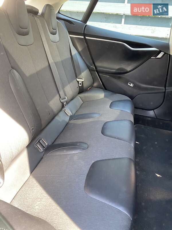 Лифтбек Tesla Model S 2013 в Киеве