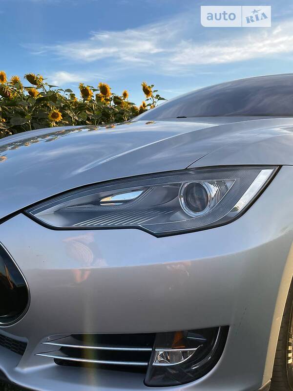 Хетчбек Tesla Model S 2014 в Хмельницькому фото 6 Хетчбек Tesla Model S 2014 в Хмельницькому