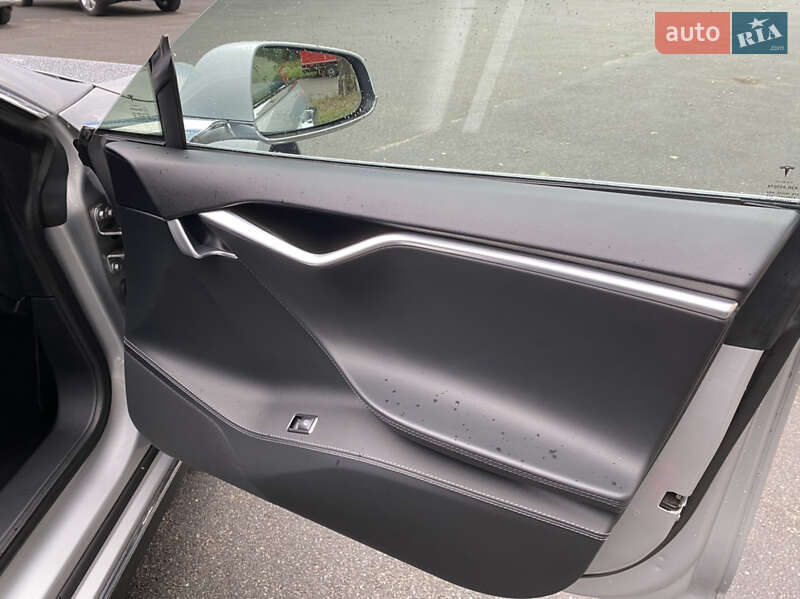 Хэтчбек Tesla Model S 2014 в Киеве