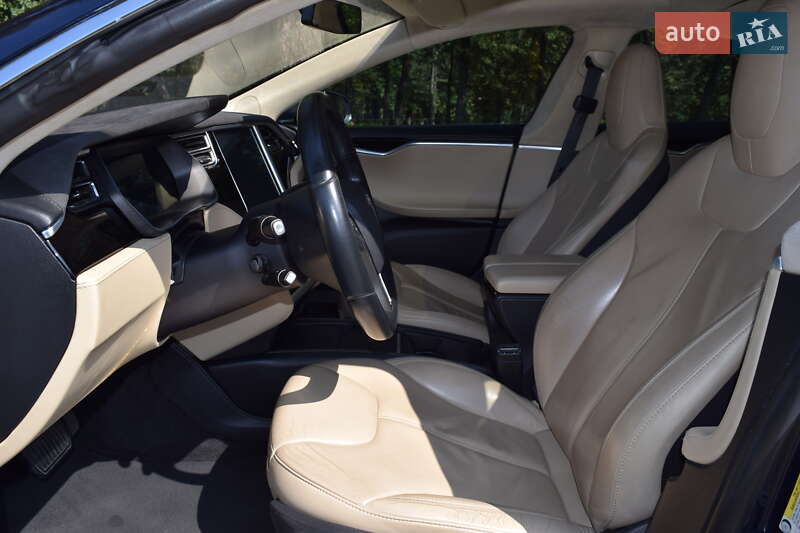 Лифтбек Tesla Model S 2015 в Киеве