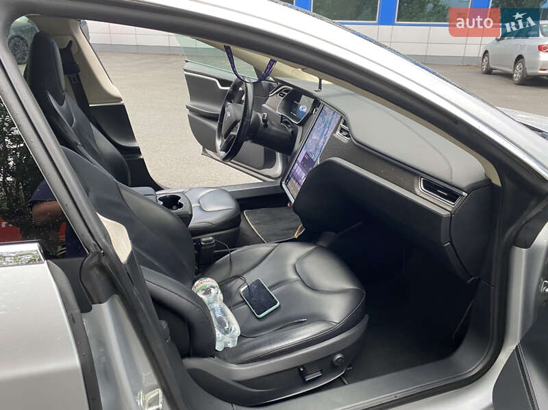 Хэтчбек Tesla Model S 2014 в Киеве