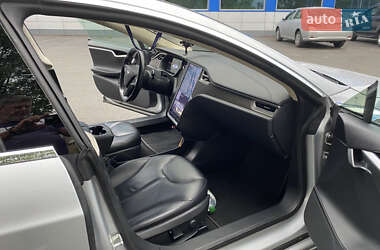Хэтчбек Tesla Model S 2014 в 