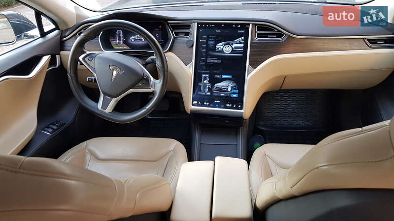 Ліфтбек Tesla Model S 2015 в Києві фото 5 Ліфтбек Tesla Model S 2015 в Києві