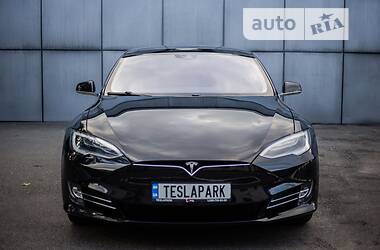 Ліфтбек Tesla Model S 2016 в Києві