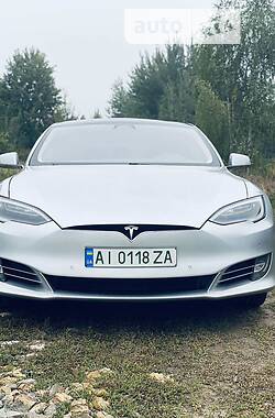 Ліфтбек Tesla Model S 2017 в Ірпені