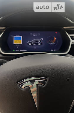 Лифтбек Tesla Model S 2017 в Калуше