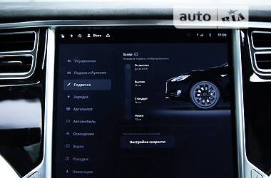 Лифтбек Tesla Model S 2017 в Киеве