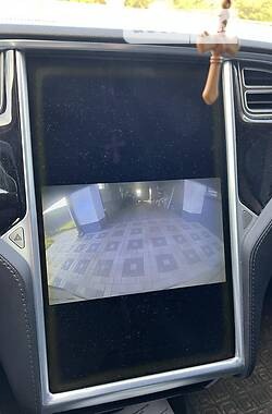 Седан Tesla Model S 2014 в 