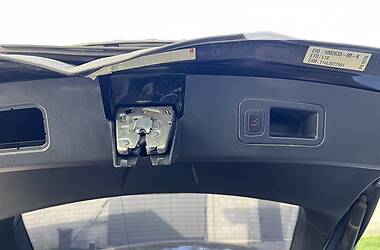 Седан Tesla Model S 2014 в 