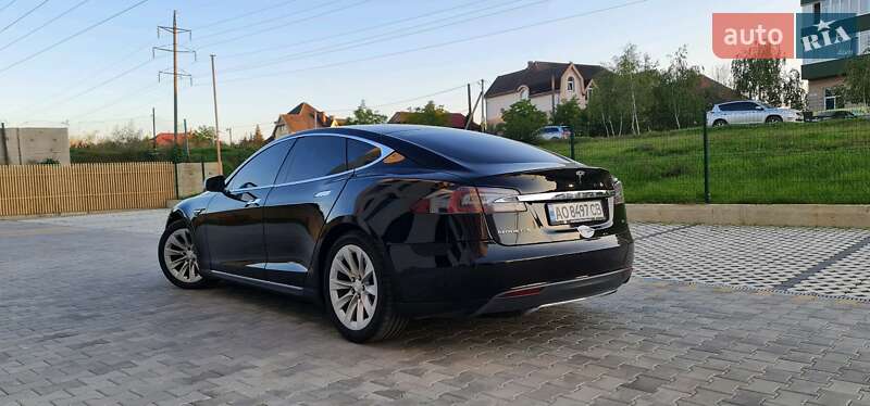 Ліфтбек Tesla Model S 2014 в Ужгороді