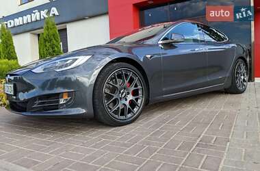 Лифтбек Tesla Model S 2017 в 