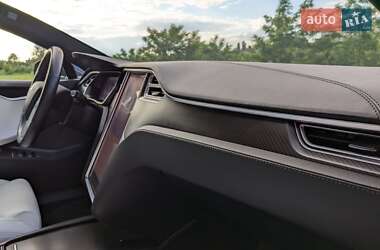 Лифтбек Tesla Model S 2017 в 