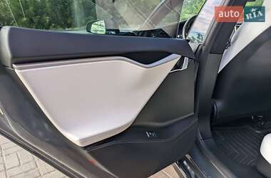 Лифтбек Tesla Model S 2017 в 