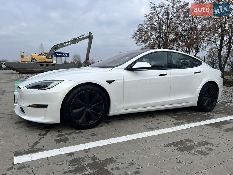 Лифтбек Tesla Model S 2022 в Киеве