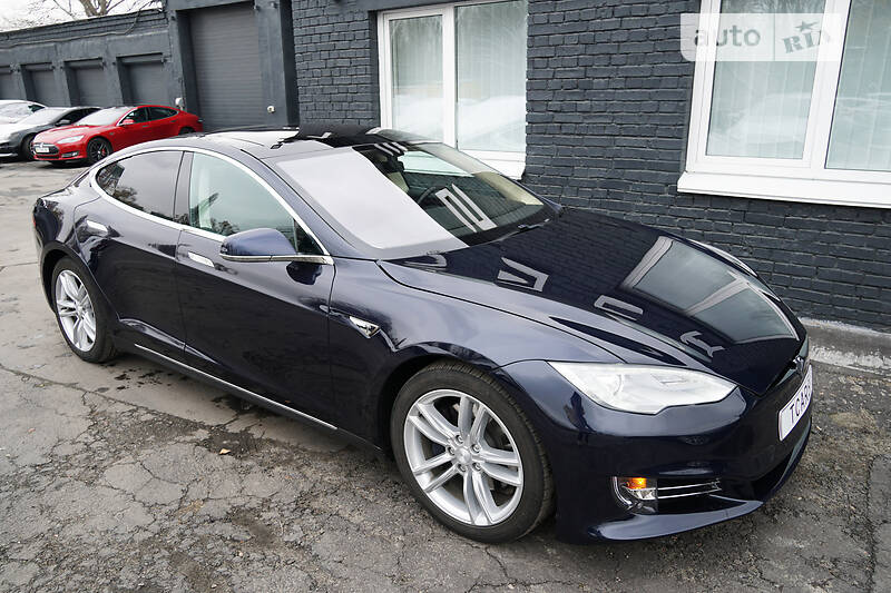 Лифтбек Tesla Model S 2013 в Киеве