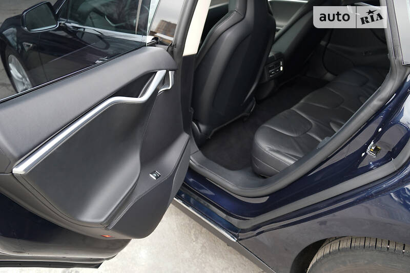 Лифтбек Tesla Model S 2013 в Киеве