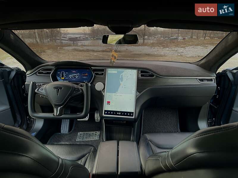 Ліфтбек Tesla Model S 2014 в Дніпрі