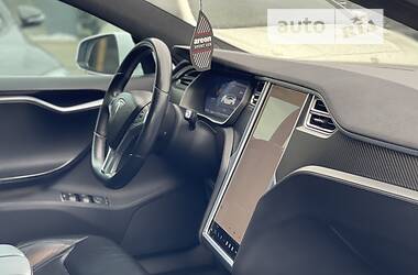 Седан Tesla Model S 2014 в 