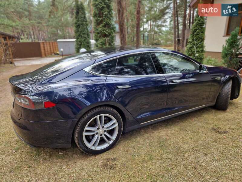 Ліфтбек Tesla Model S 2013 в Черкасах фото 3 Ліфтбек Tesla Model S 2013 в Черкасах