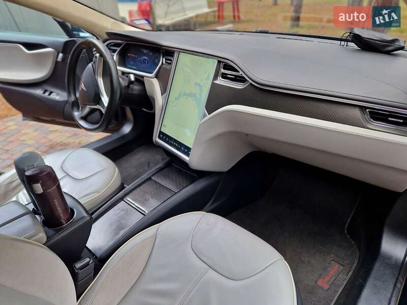 Ліфтбек Tesla Model S 2013 в Черкасах фото 6 Ліфтбек Tesla Model S 2013 в Черкасах