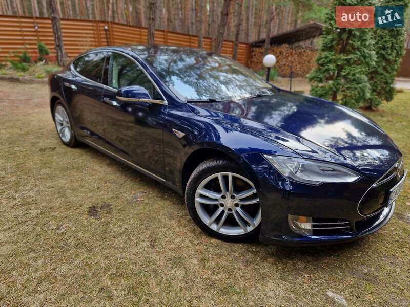 Ліфтбек Tesla Model S 2013 в Черкасах фото 4 Ліфтбек Tesla Model S 2013 в Черкасах