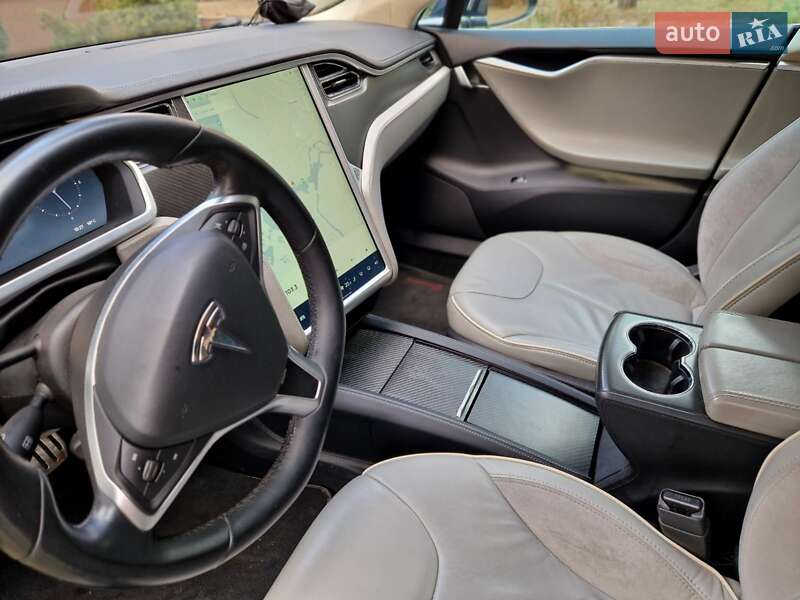 Ліфтбек Tesla Model S 2013 в Черкасах фото 9 Ліфтбек Tesla Model S 2013 в Черкасах