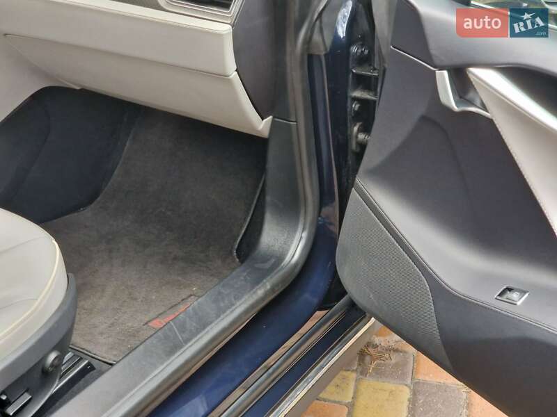 Ліфтбек Tesla Model S 2013 в Черкасах фото 16 Ліфтбек Tesla Model S 2013 в Черкасах