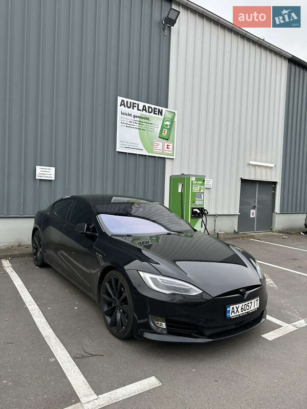 Лифтбек Tesla Model S 2015 в Харькове