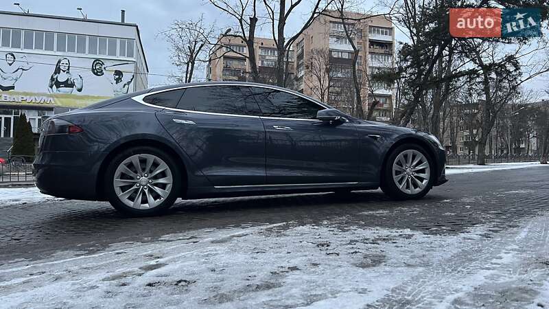 Ліфтбек Tesla Model S 2019 в Харкові